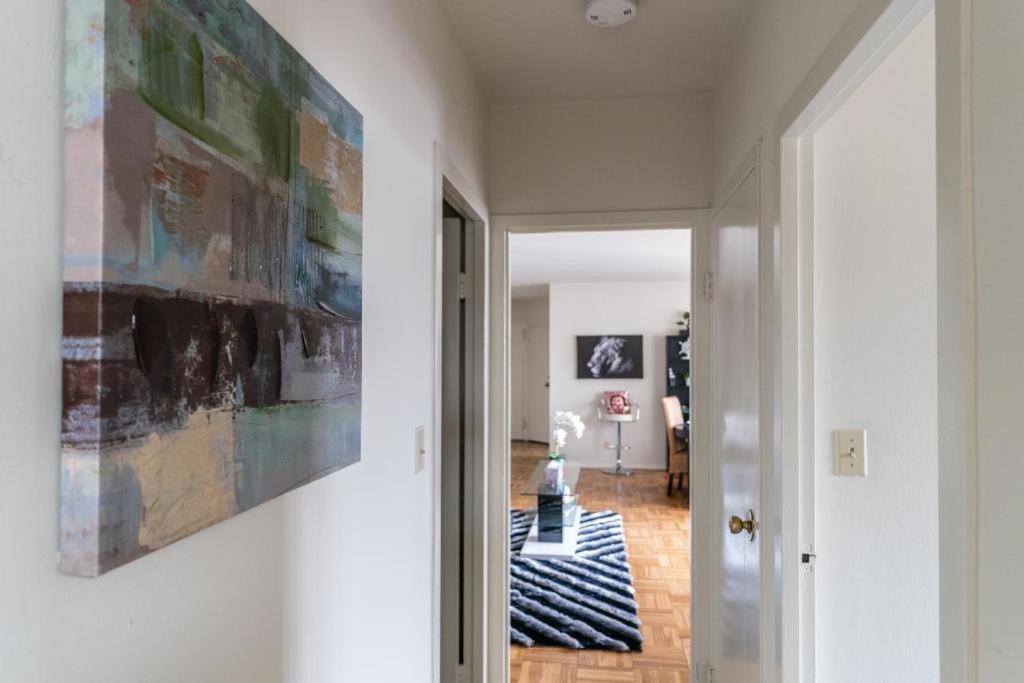 Spacious Charming Condo With Great Views Near The Grove Los Angeles Exterior photo